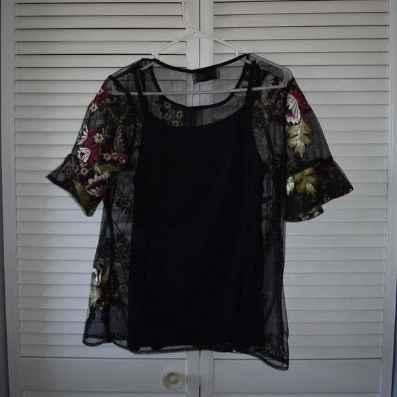 Ruff Hewn NWT Sheer Embroidered Floral Short Sleeve Black/Green/Red Top Size M - Picture 4 of 15
